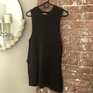 RE TROD .. sweater vest